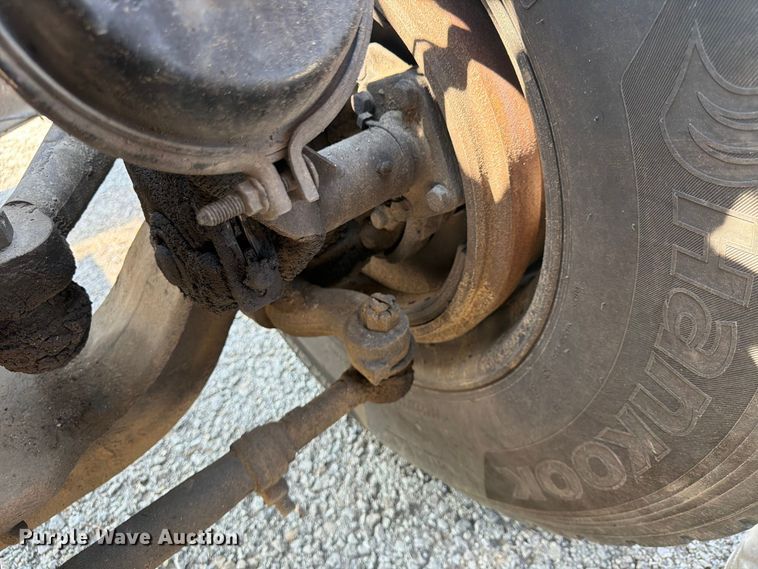 image for item FU4597 2001 Peterbilt 378 fuel / lube truck