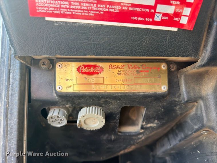 image for item FU4597 2001 Peterbilt 378 fuel / lube truck