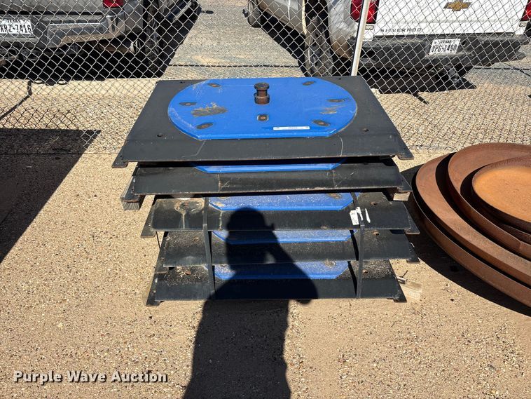 image for item JM9469 (5) fifth wheel plates
