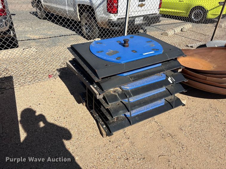 image for item JM9469 (5) fifth wheel plates