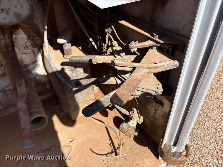 image for item JM9472 Progress tank tank bed