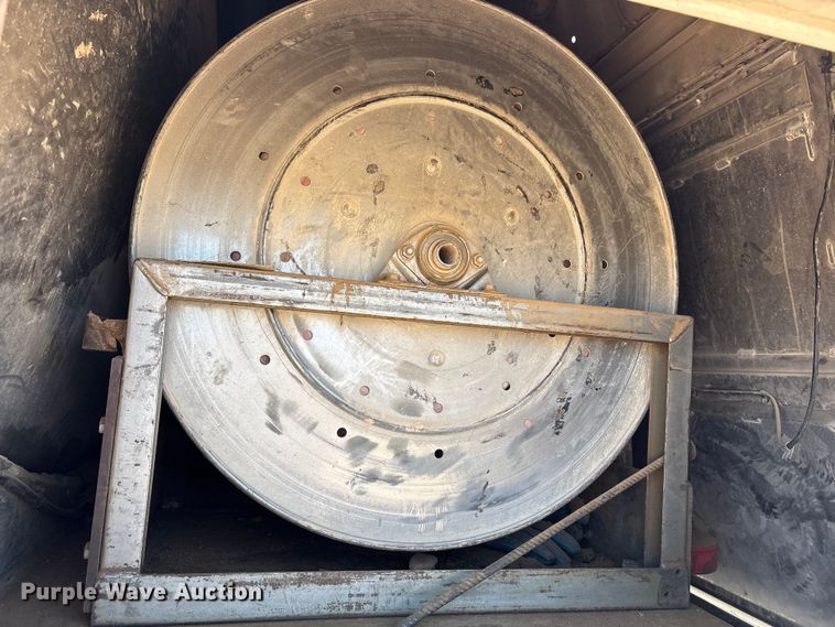 image for item JM9475 2018 Kenworth T800 fuel truck