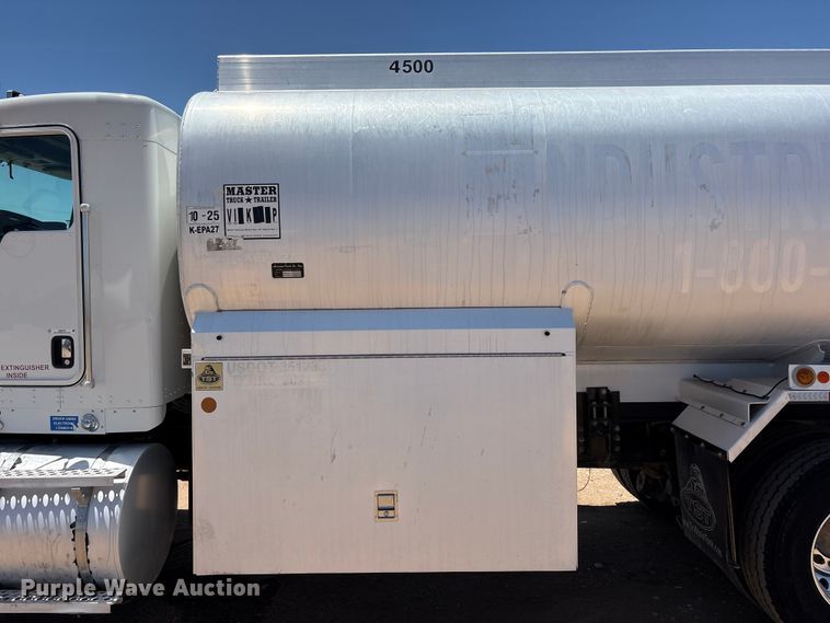 image for item JM9475 2018 Kenworth T800 fuel truck