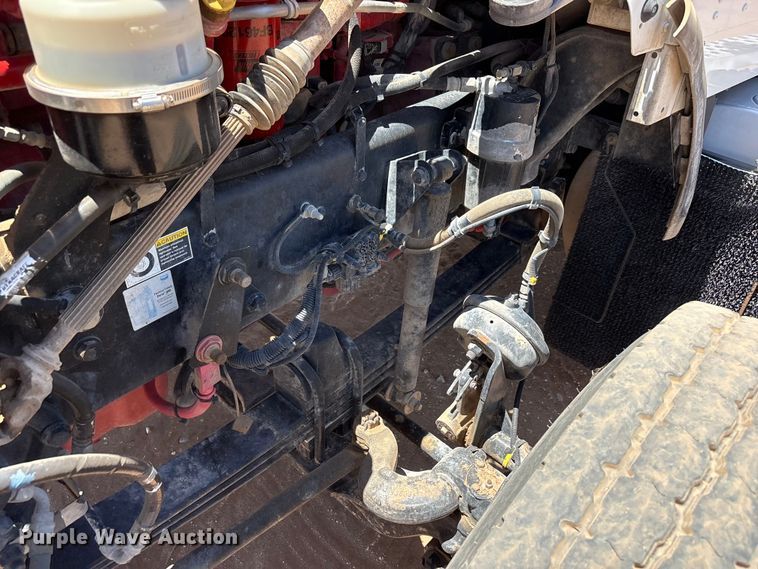 image for item JM9475 2018 Kenworth T800 fuel truck