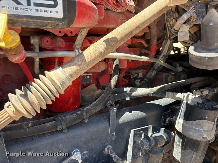 image for item JM9475 2018 Kenworth T800 fuel truck