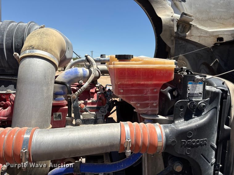 image for item JM9475 2018 Kenworth T800 fuel truck