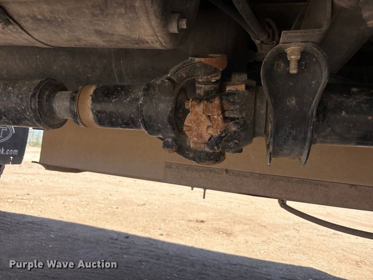 image for item JM9475 2018 Kenworth T800 fuel truck