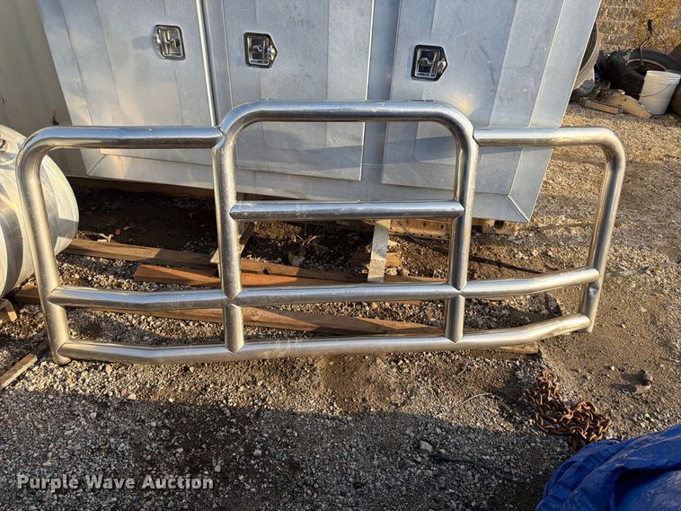 image for item MQ9162 Truck tractor parts