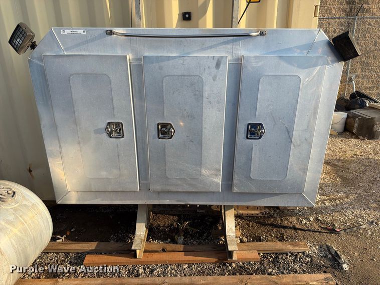 image for item MQ9162 Truck tractor parts