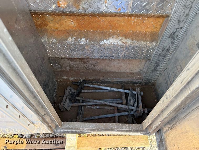 image for item MQ9162 Truck tractor parts
