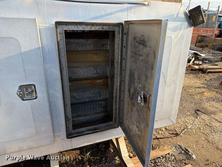 image for item MQ9162 Truck tractor parts