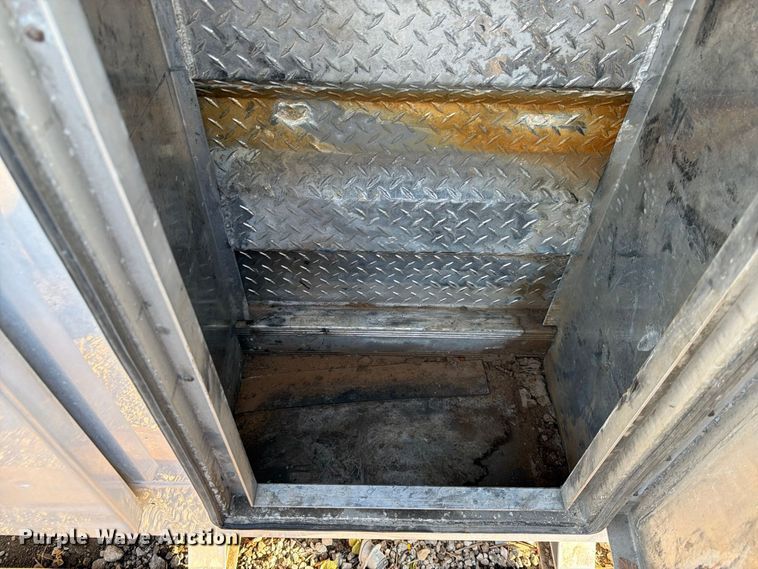 image for item MQ9162 Truck tractor parts