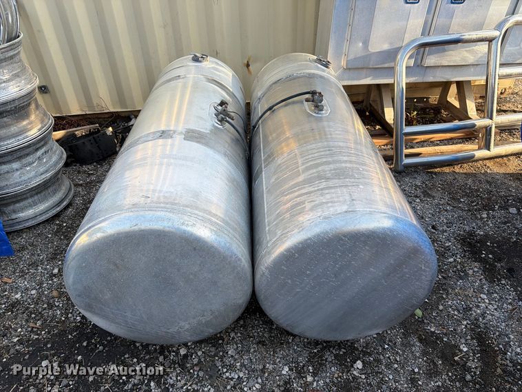 image for item MQ9162 Truck tractor parts