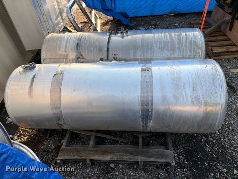 image for item MQ9162 Truck tractor parts