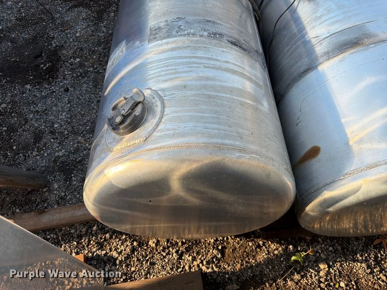 image for item MQ9162 Truck tractor parts