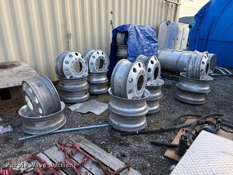 image for item MQ9163 (10) truck tractor wheels