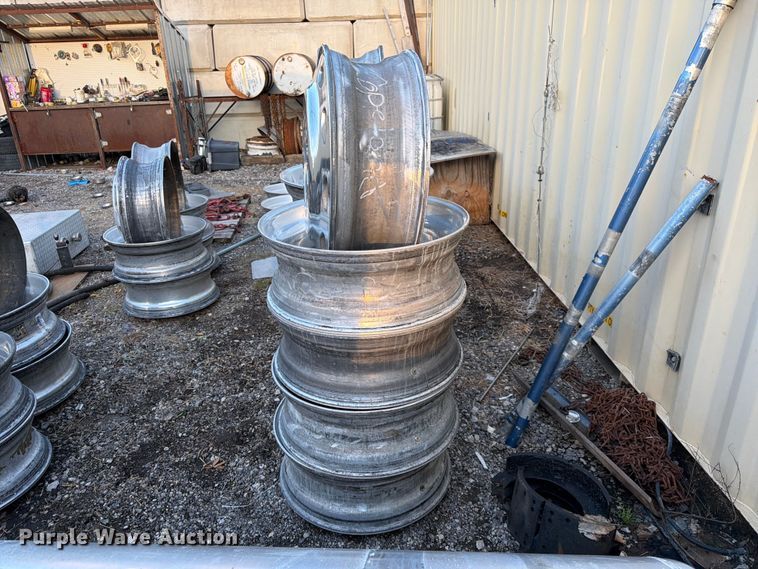 image for item MQ9166 (10) truck tractor wheels