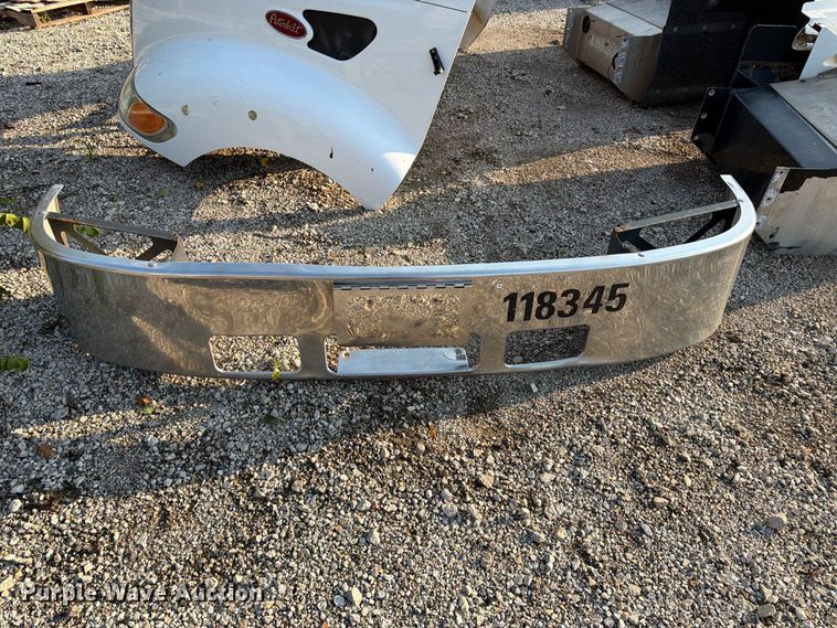 image for item MQ9167 Peterbilt 387 body parts