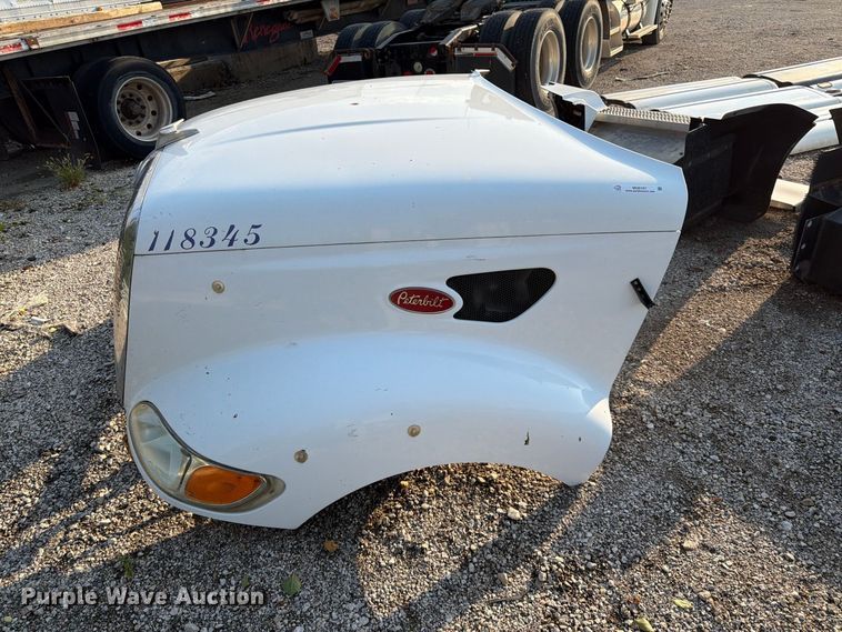 image for item MQ9167 Peterbilt 387 body parts
