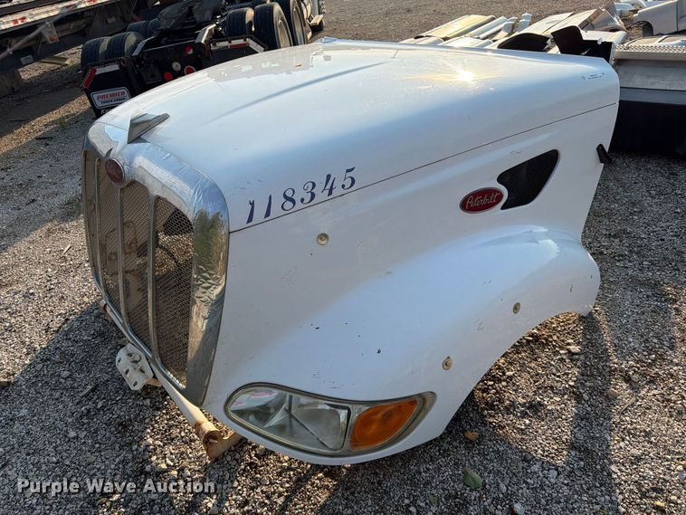 image for item MQ9167 Peterbilt 387 body parts