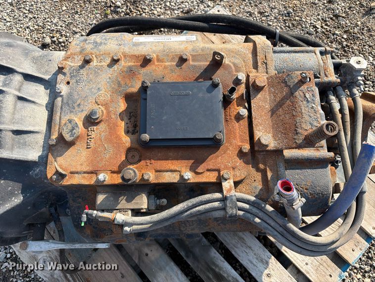 image for item MQ9168 Eaton Fuller transmission