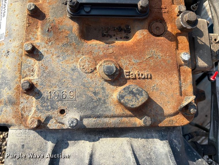 image for item MQ9168 Eaton Fuller transmission