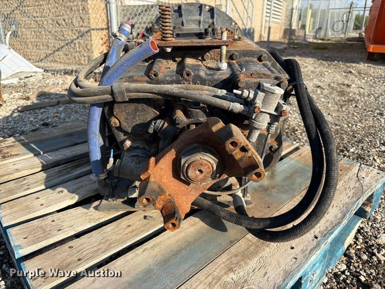 image for item MQ9168 Eaton Fuller transmission