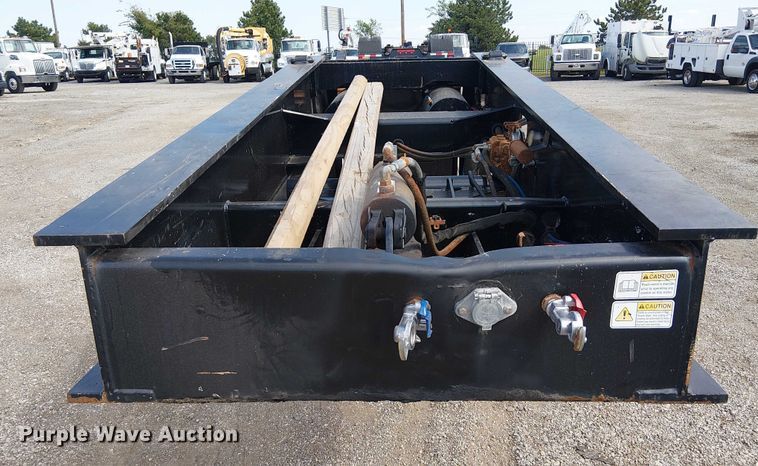 image for item NU9717 2013 Kalyn Siebert lowboy equipment trailer