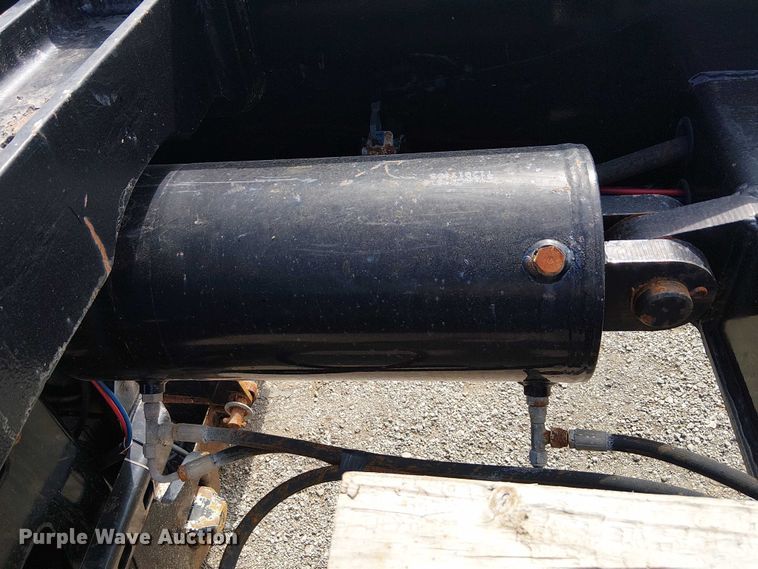 image for item NU9717 2013 Kalyn Siebert lowboy equipment trailer