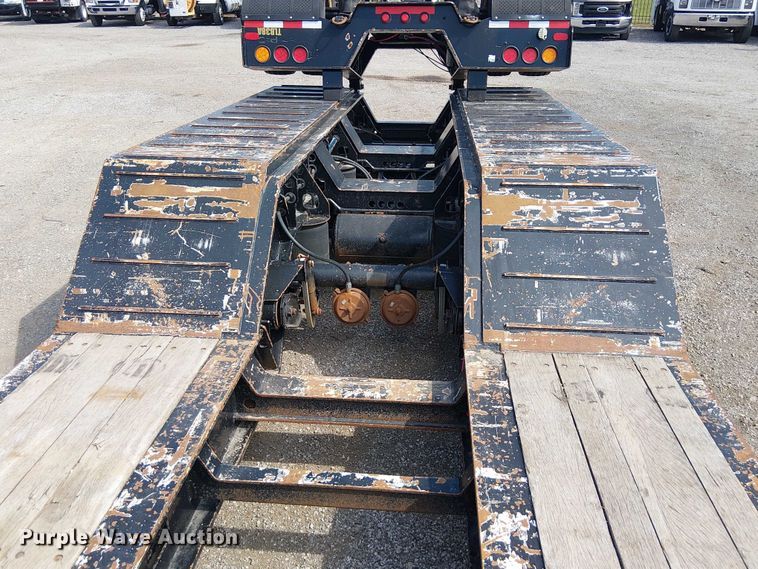 image for item NU9717 2013 Kalyn Siebert lowboy equipment trailer