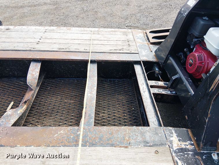 image for item NU9717 2013 Kalyn Siebert lowboy equipment trailer