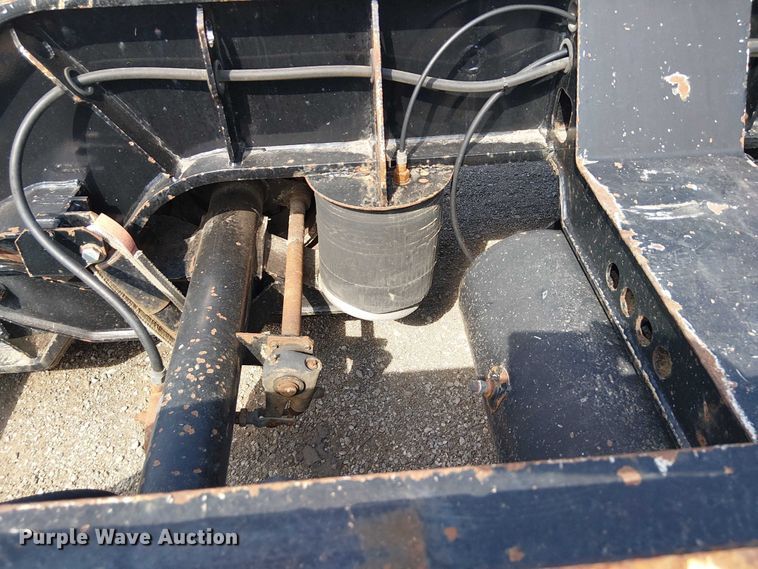 image for item NU9717 2013 Kalyn Siebert lowboy equipment trailer