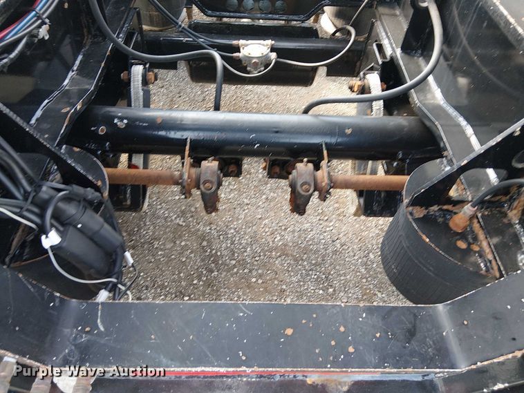 image for item NU9717 2013 Kalyn Siebert lowboy equipment trailer