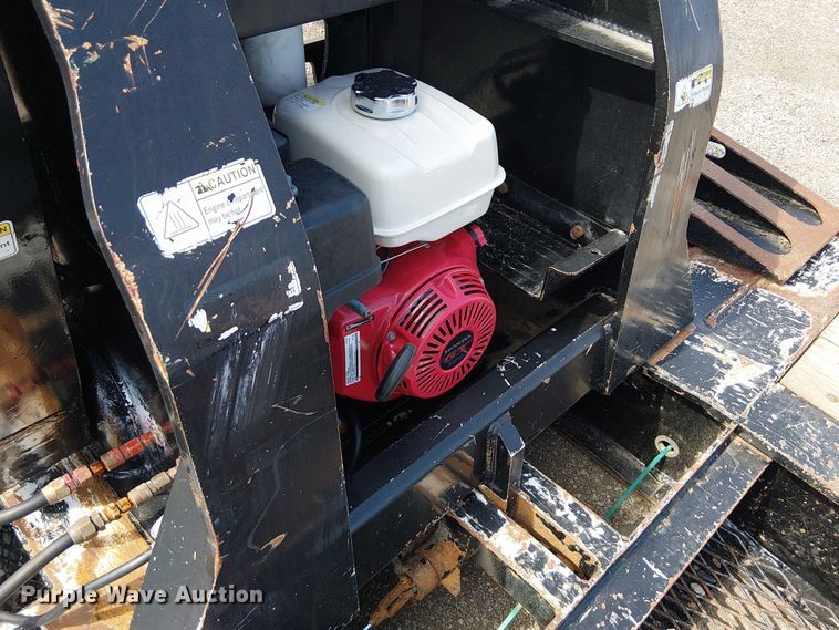 image for item NU9717 2013 Kalyn Siebert lowboy equipment trailer