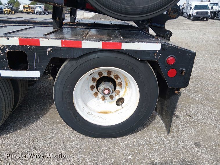 image for item NU9717 2013 Kalyn Siebert lowboy equipment trailer