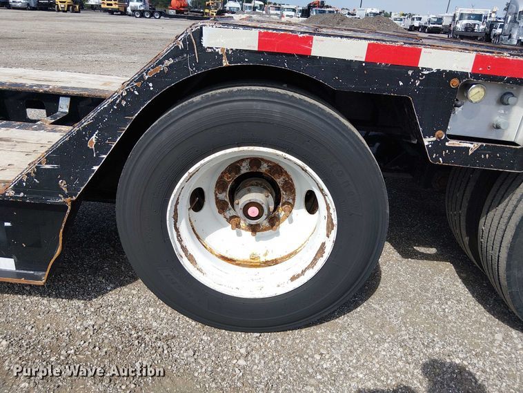 image for item NU9717 2013 Kalyn Siebert lowboy equipment trailer