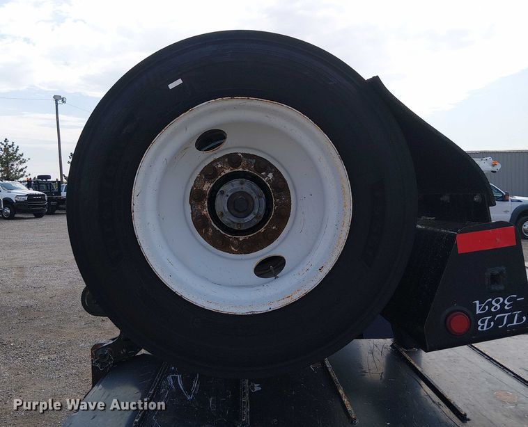 image for item NU9717 2013 Kalyn Siebert lowboy equipment trailer