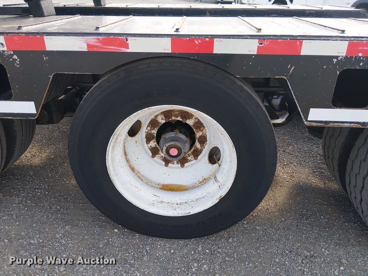 image for item NU9717 2013 Kalyn Siebert lowboy equipment trailer
