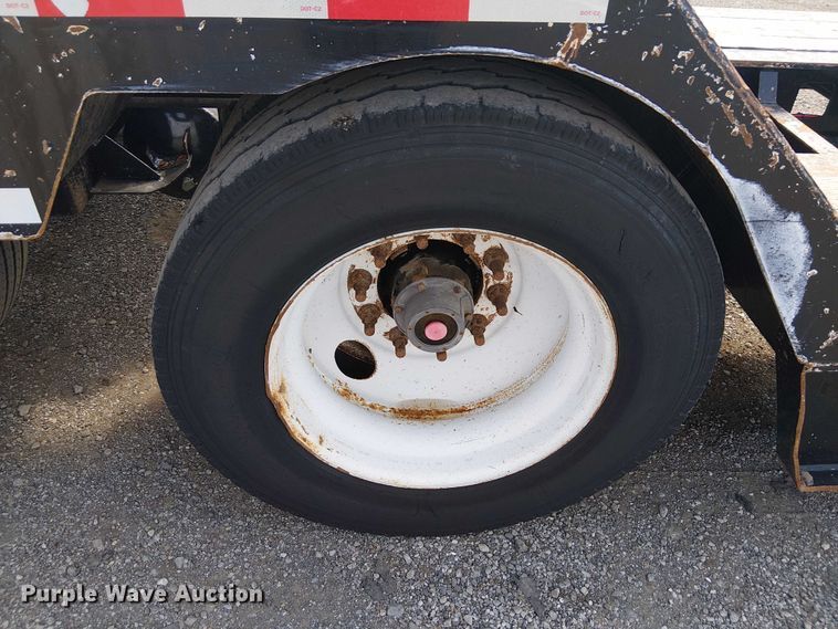 image for item NU9717 2013 Kalyn Siebert lowboy equipment trailer