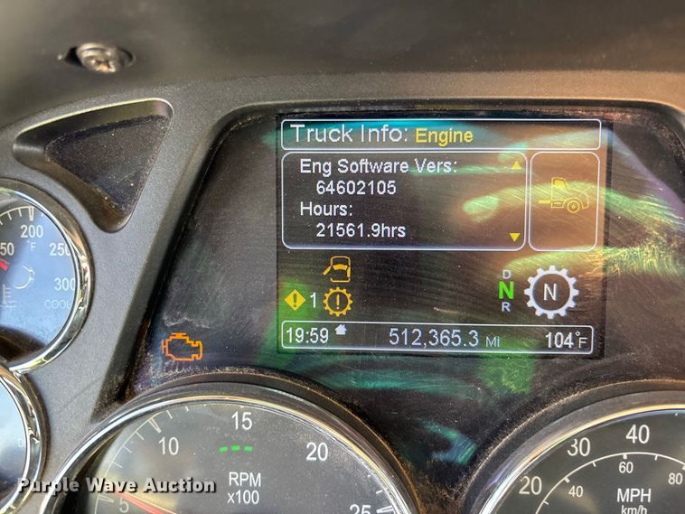image for item YA1561 2022 Peterbilt 579 semi truck
