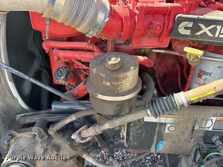 image for item YA1561 2022 Peterbilt 579 semi truck