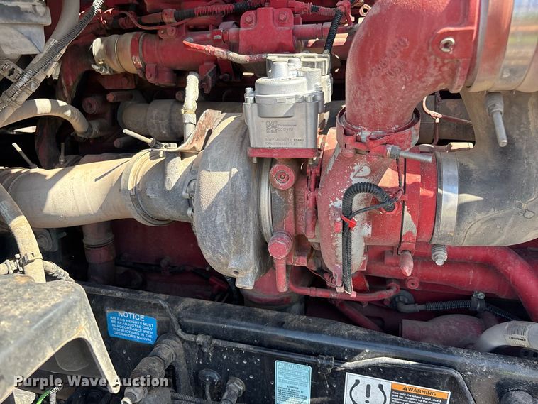 image for item YA1561 2022 Peterbilt 579 semi truck