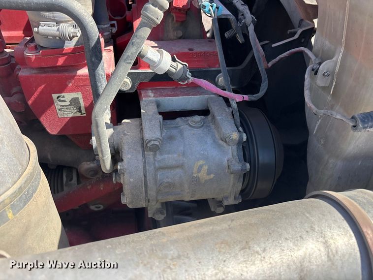 image for item YA1561 2022 Peterbilt 579 semi truck