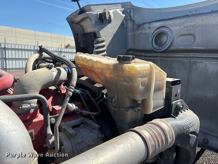 image for item YA1561 2022 Peterbilt 579 semi truck