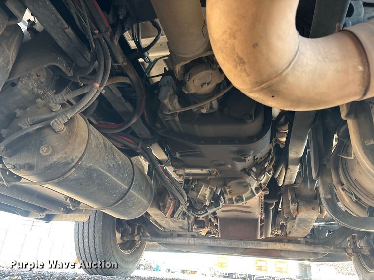 image for item YA1561 2022 Peterbilt 579 semi truck