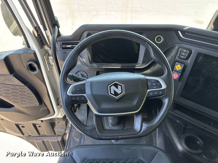 image for item YA1628 2022 Nikola TRE semi truck