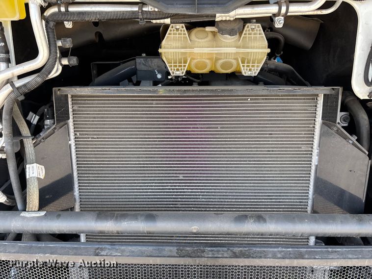 image for item YA1628 2022 Nikola TRE semi truck
