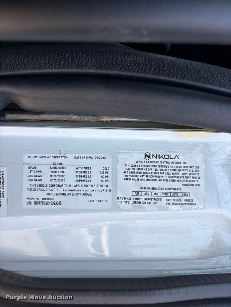 image for item YA1628 2022 Nikola TRE semi truck