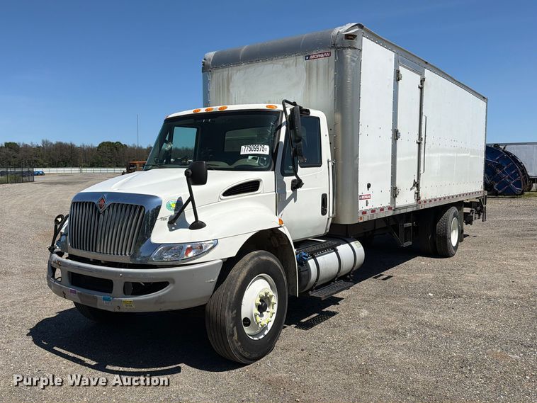 2018 International 4300 box truck