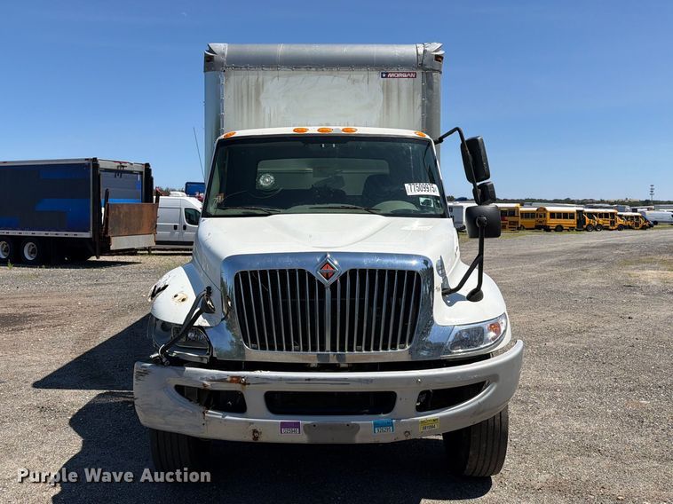 image for item YA2502 2018 International 4300 box truck